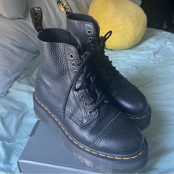 Dr. Marten Black Milled Napa Pebbled Leather Platform Lace Up Boots 16 Eye - Picture 2 of 5